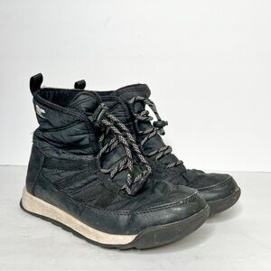 Sorel Youth Whitney II Short Lace Black Winter Boots Size 4 Girls Snow Boots